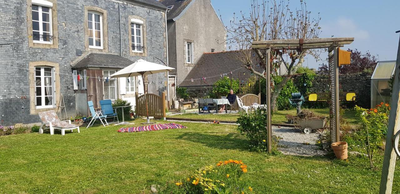 Maison Papillons Plomodiern Esterno foto
